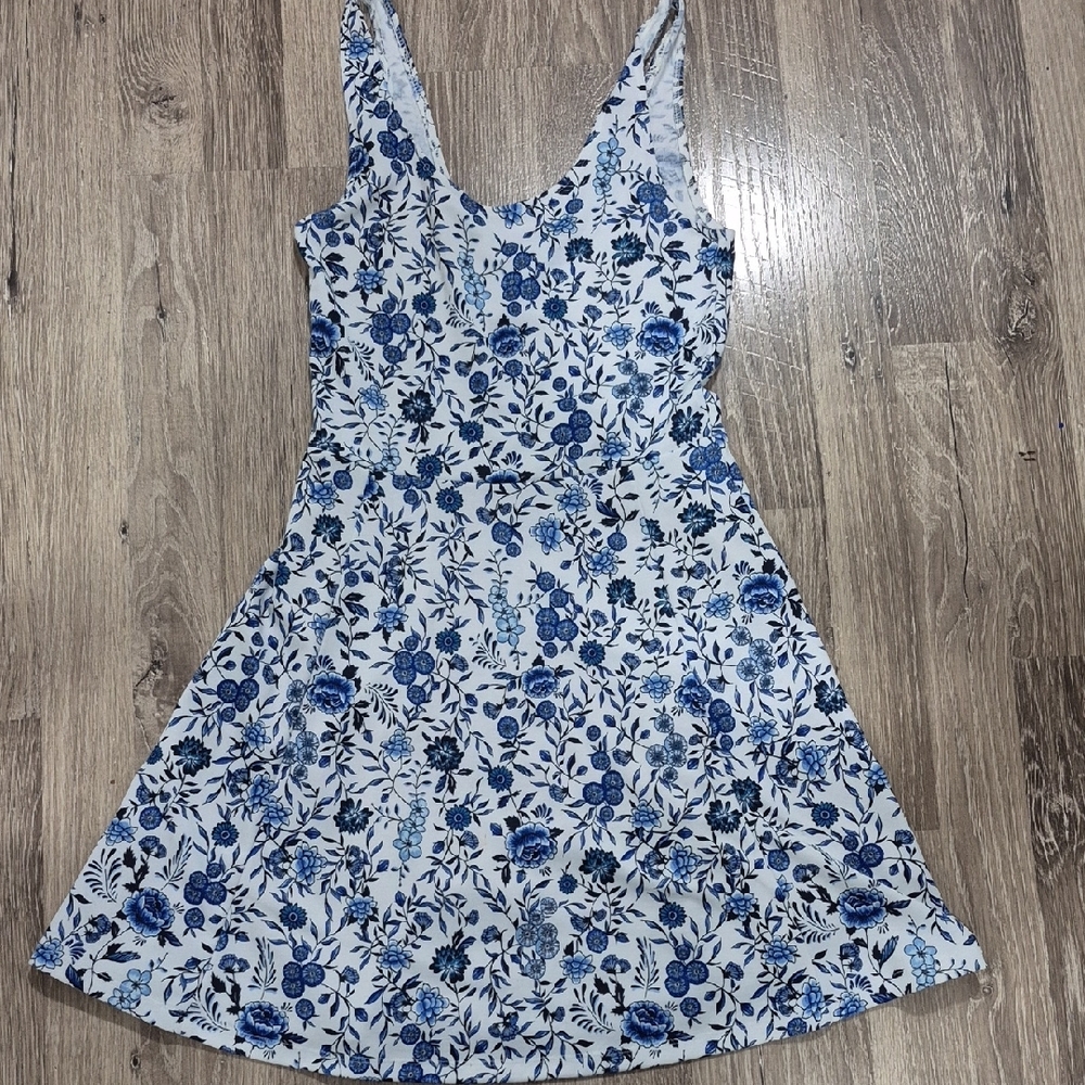 H&M Blue and White Sleeveless Sundress